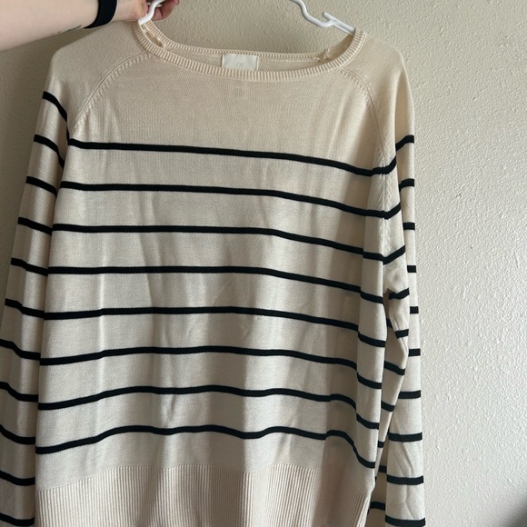H&M Cream Sweater with Black Stripes - Picture 4 of 4